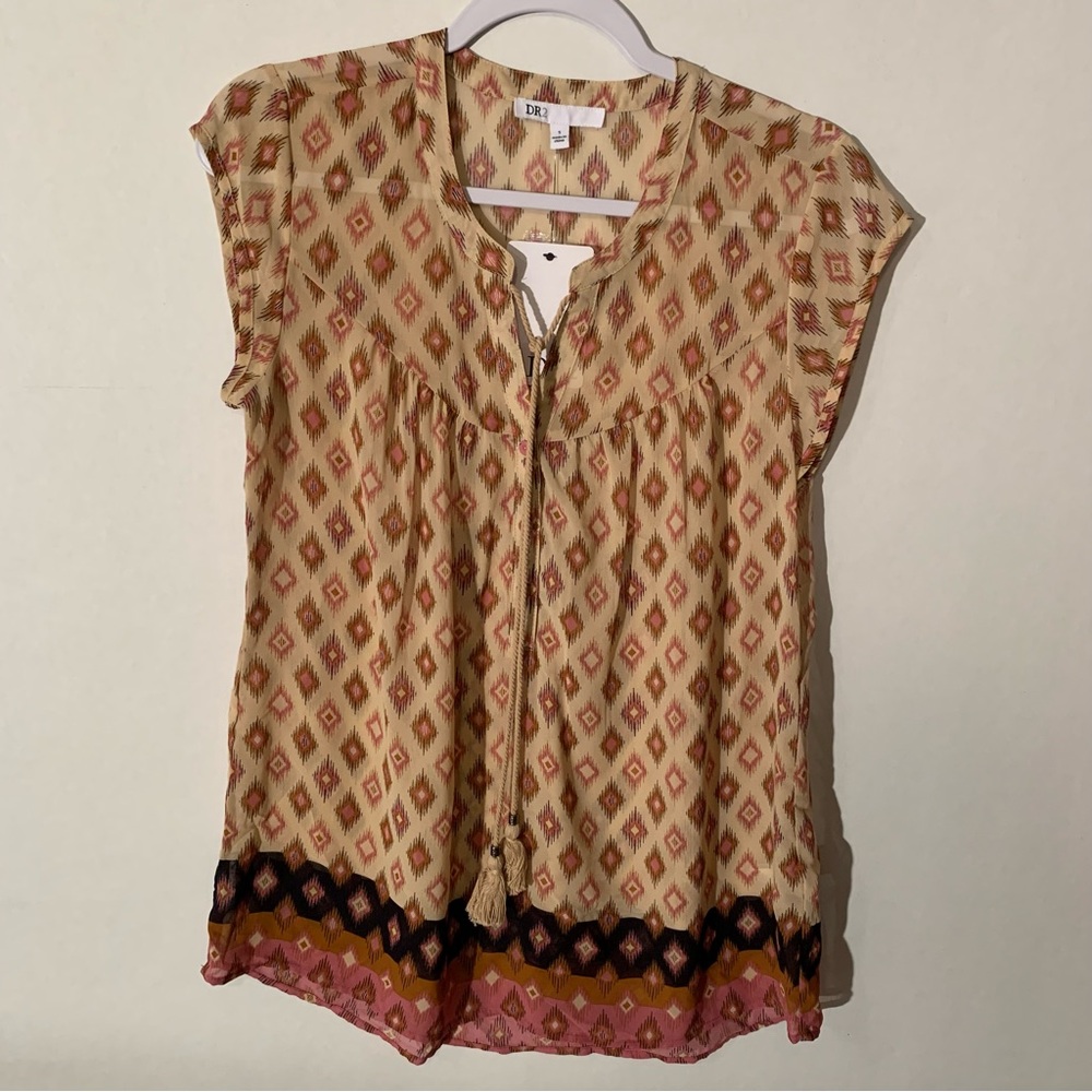 DR2 by Daniel Rainn Women’s Size S Cream/Pick Short Sleeve Flounce back Tunic